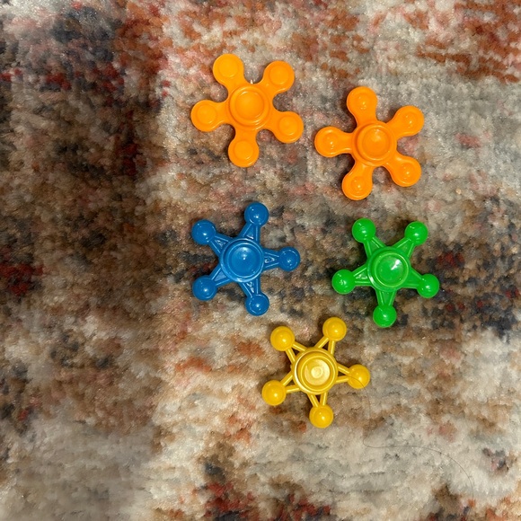 Fidgets 30 of assorted never played with - Picture 8 of 11